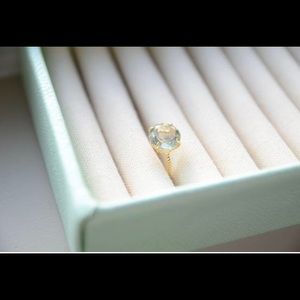 14 k solid gold light green quartz engagement ring